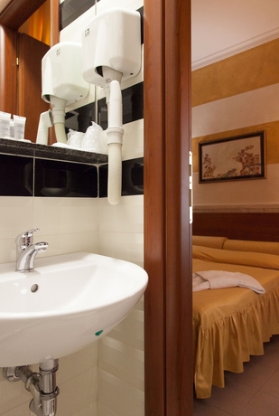 Imagen de la habitación del Hotel Pyramid. Foto 13