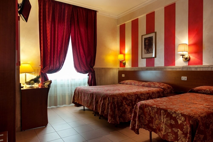 Imagen de la habitación del Hotel Pyramid. Foto 14