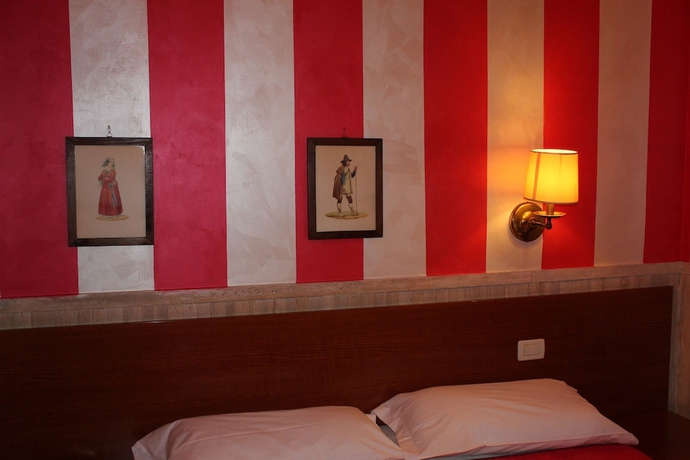 Imagen de la habitación del Hotel Pyramid. Foto 15