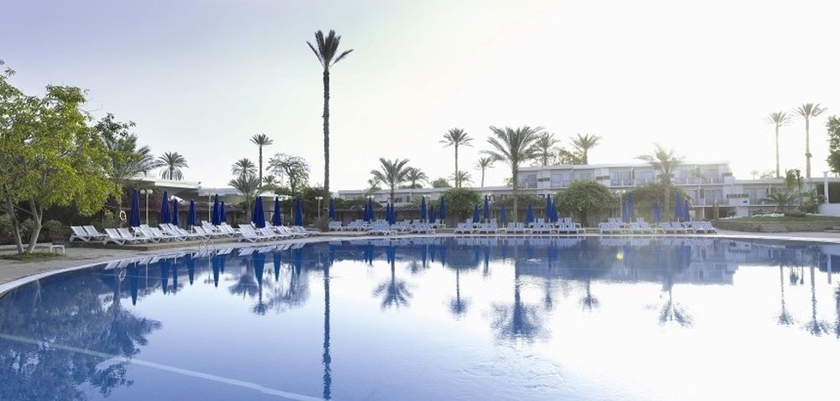 Imagen de la piscina del Hotel Pyramids Park Resort Cairo. Foto 11