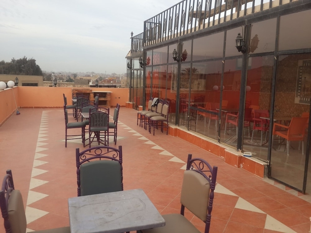 Imagen de los exteriores del Hotel Pyramids Plateau Inn. Foto 12