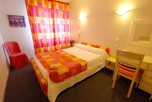 Imagen de la habitación del Hotel Pyr&eacute;n&eacute;es Atlantique. Foto 6