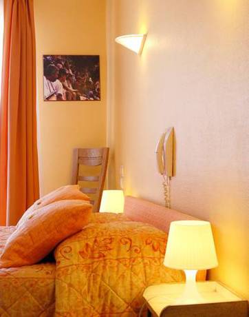 Imagen de la habitación del Hotel Pyr&eacute;n&eacute;es Atlantique. Foto 7