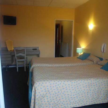 Imagen de la habitación del Hotel Pyr&eacute;n&eacute;es Atlantique. Foto 9