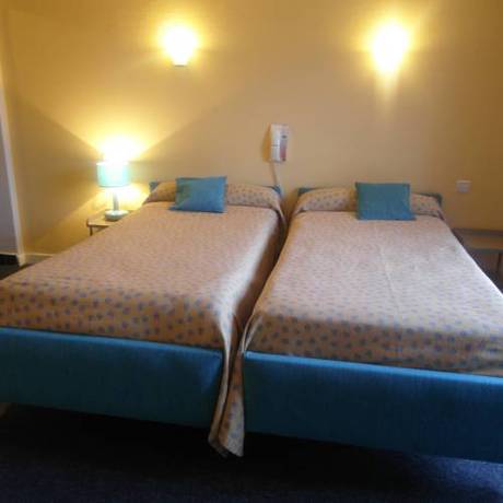 Imagen de la habitación del Hotel Pyr&eacute;n&eacute;es Atlantique. Foto 12