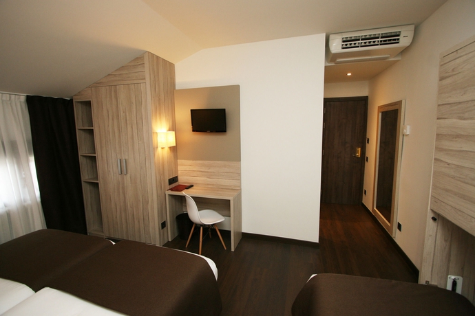 Imagen de la habitación del Hotel Pyrénées. Foto 2