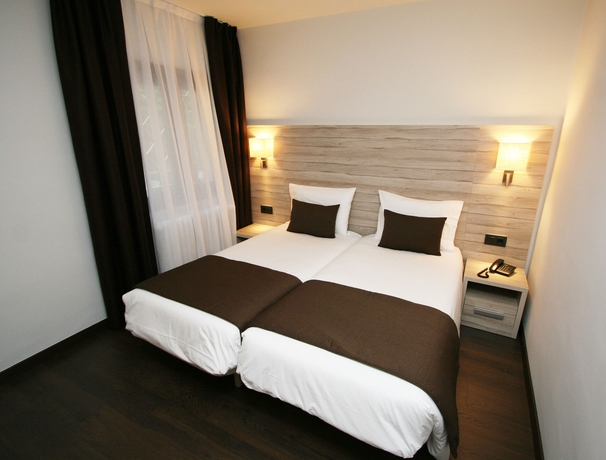 Imagen de la habitación del Hotel Pyrénées. Foto 10