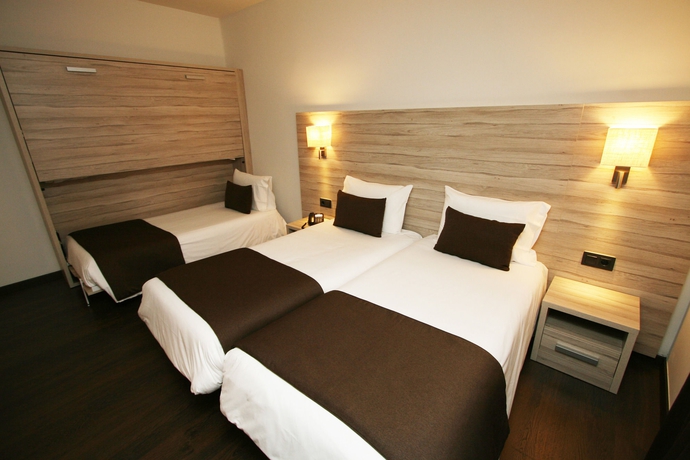 Imagen de la habitación del Hotel Pyrénées. Foto 16