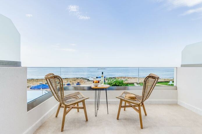 Imagen general del Hotel Pyrgos Blue. Foto 5