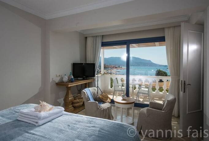 Imagen de la habitación del Hotel Pyrgos Blue. Foto 11