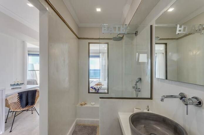 Imagen de la habitación del Hotel Pyrgos Blue. Foto 19