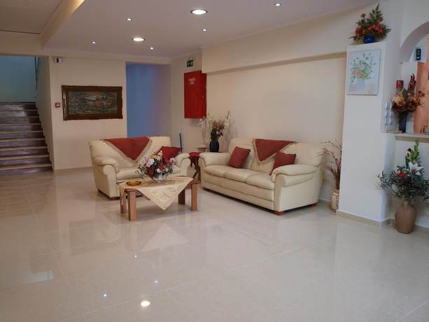 Imagen de los interiores del Hotel Pyrgos. Foto 16