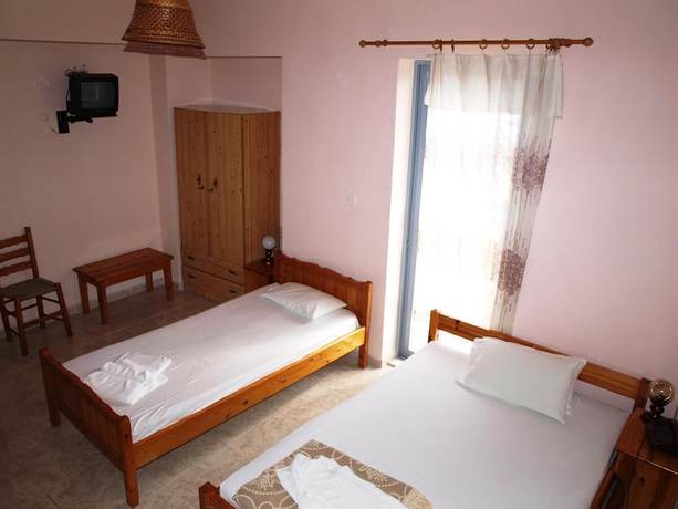 Imagen de la habitación del Hotel Pyrgos. Foto 9