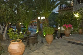 Imagen de la piscina del Hotel Pyrgos, Ouranopolis. Foto 13