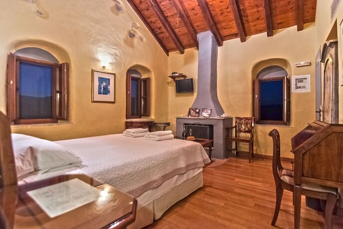 Imagen de la habitación del Hotel Pyrgos Petropoulaki. Foto 14