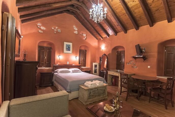 Imagen de la habitación del Hotel Pyrgos Petropoulaki. Foto 15