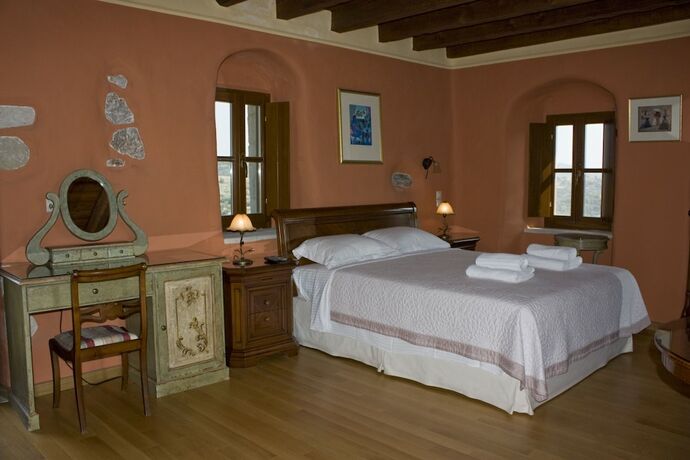 Imagen de la habitación del Hotel Pyrgos Petropoulaki. Foto 18