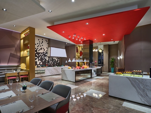 Imagen del bar/restaurante del Hotel Q Hotel Shanghai Pudong. Foto 5