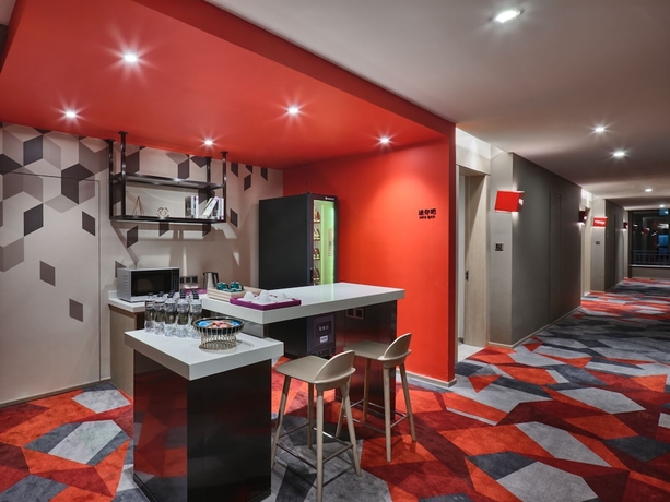 Imagen de los interiores del Hotel Q Hotel Shanghai Pudong. Foto 19