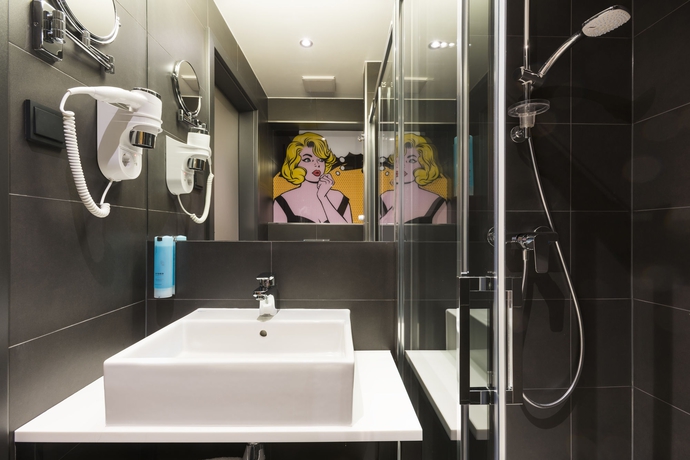 Imagen de la habitación del Hotel Q Kraków. Foto 10