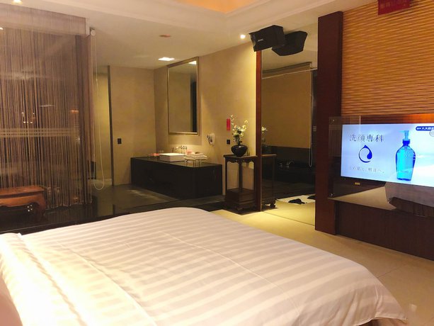 Imagen de la habitación del Hotel Q Motel. Foto 12