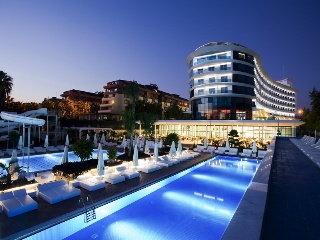 Imagen de la piscina del Hotel Q Premium Resort. Foto 8