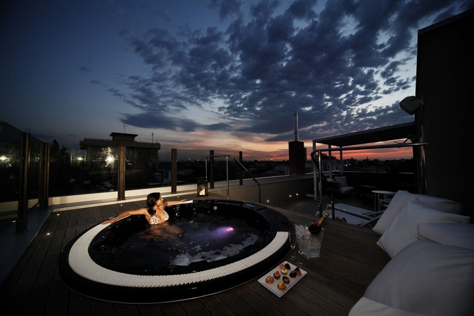 Imagen de los exteriores del Hotel Q, Rimini. Foto 12