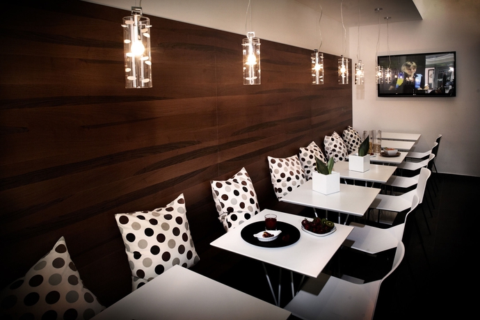 Imagen del bar/restaurante del Hotel Q, Rimini. Foto 6