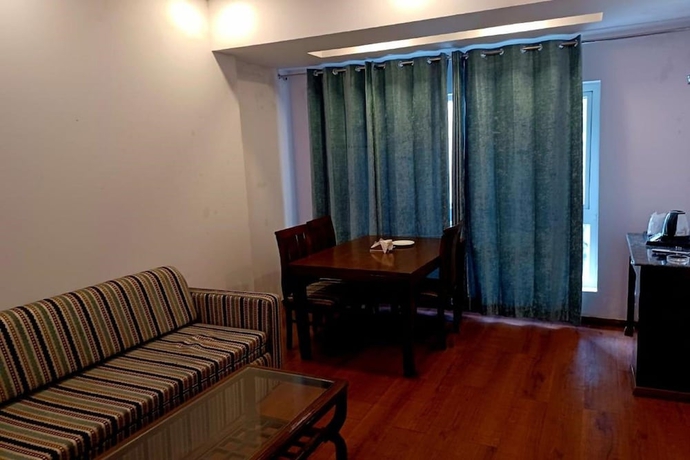 Imagen de la habitación del Hotel Q Saina\'s S K Regency. Foto 4