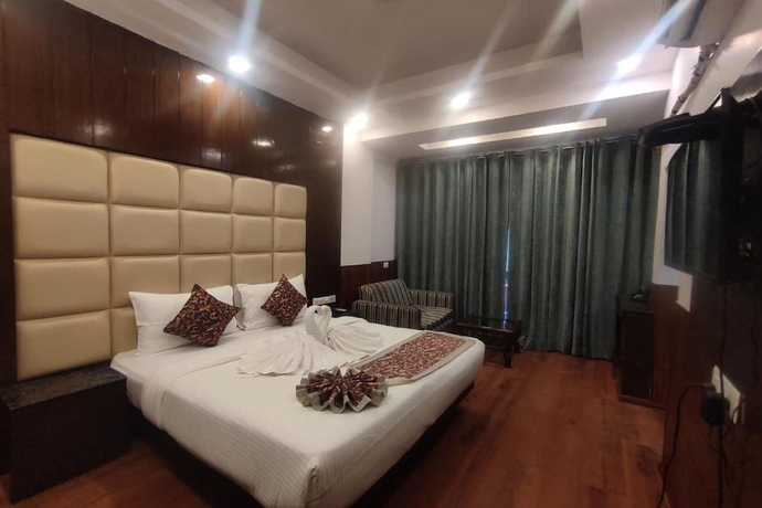 Imagen de la habitación del Hotel Q Saina\'s S K Regency. Foto 5