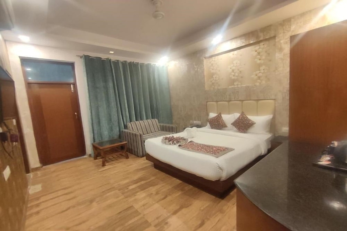 Imagen de la habitación del Hotel Q Saina\'s S K Regency. Foto 6