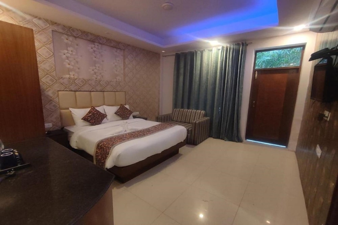 Imagen de la habitación del Hotel Q Saina\'s S K Regency. Foto 7