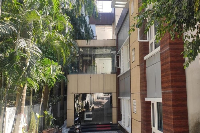 Imagen general del Hotel Q Saina\'s S K Regency. Foto 1