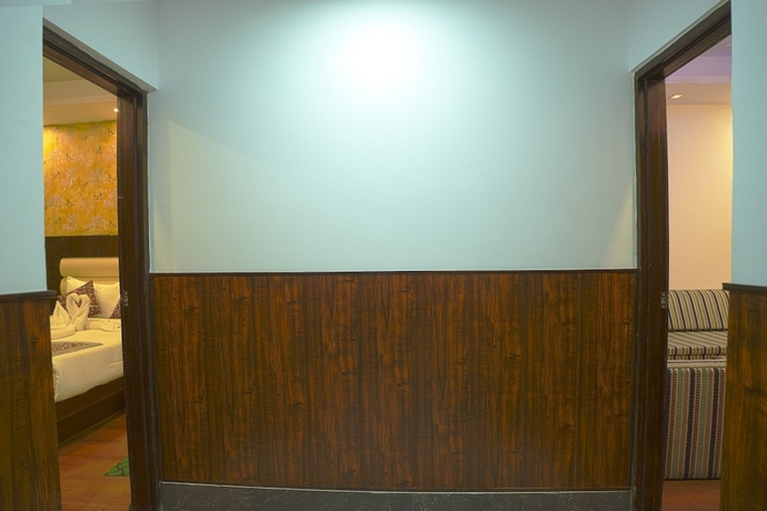 Imagen de los interiores del Hotel Q Saina\'s S K Regency. Foto 14