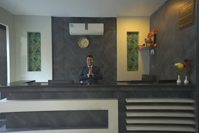 Imagen de los interiores del Hotel Q Saina\'s S K Regency. Foto 19