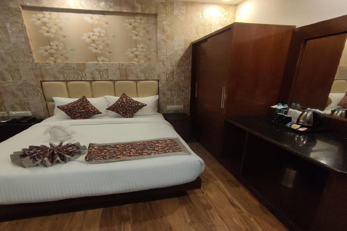 Imagen de la habitación del Hotel Q Saina\'s S K Regency. Foto 10