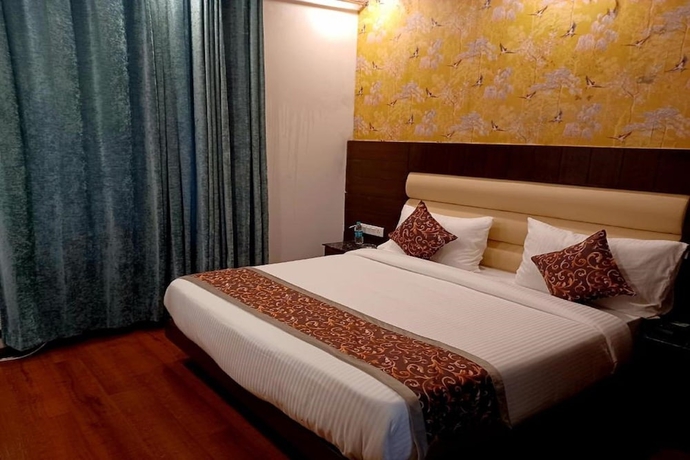 Imagen de la habitación del Hotel Q Saina\'s S K Regency. Foto 13