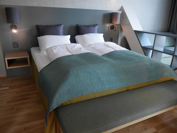Imagen de la habitación del Hotel Q42. Foto 10