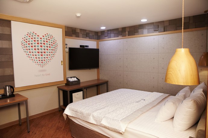 Imagen de la habitación del Hotel Q5 Hotel. Foto 12