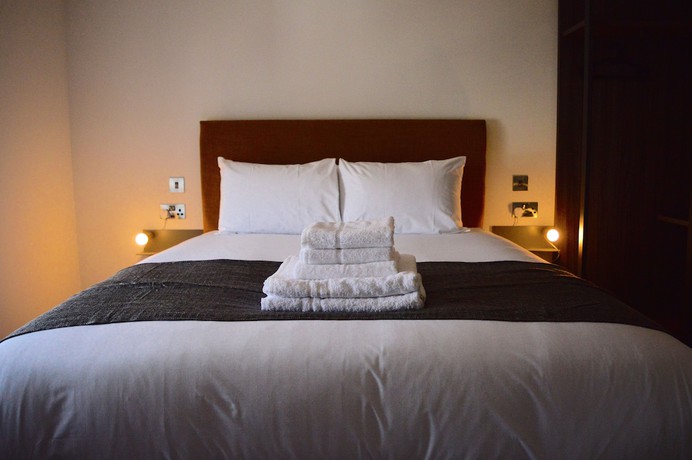 Imagen de la habitación del Hotel Q8 Boutique. Foto 11