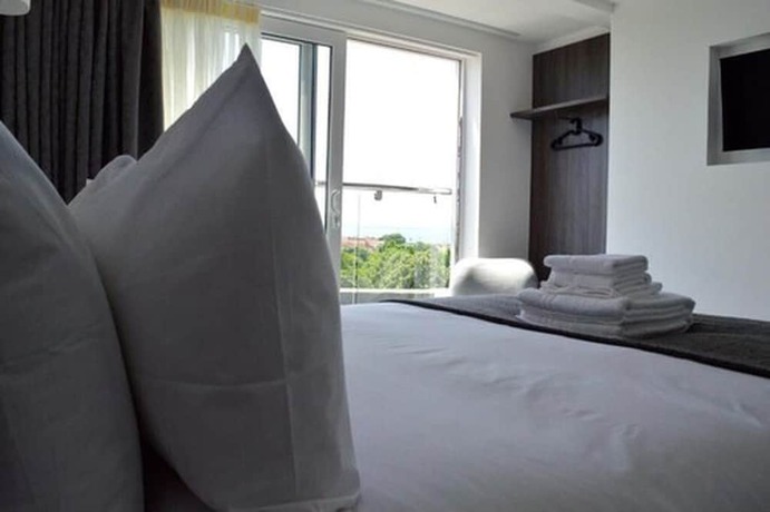 Imagen de la habitación del Hotel Q8 Boutique. Foto 15