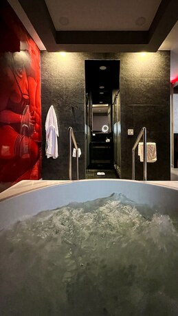 Imagen general del Hotel QATRO. Foto 4