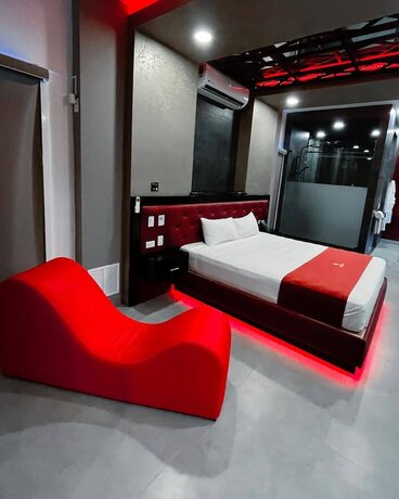 Imagen de la habitación del Hotel QATRO. Foto 16