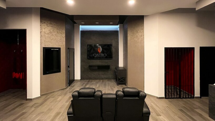 Imagen de la habitación del Hotel QATRO. Foto 20