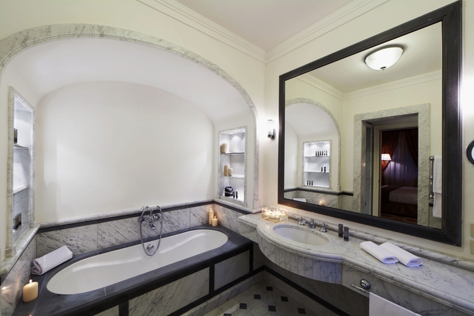 Imagen de la habitación del Hotel QC Grand Roma. Foto 4