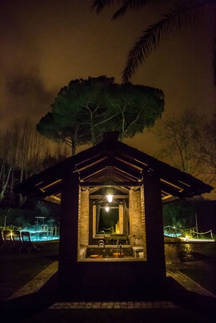 Imagen de la piscina del Hotel QC Grand Roma. Foto 15