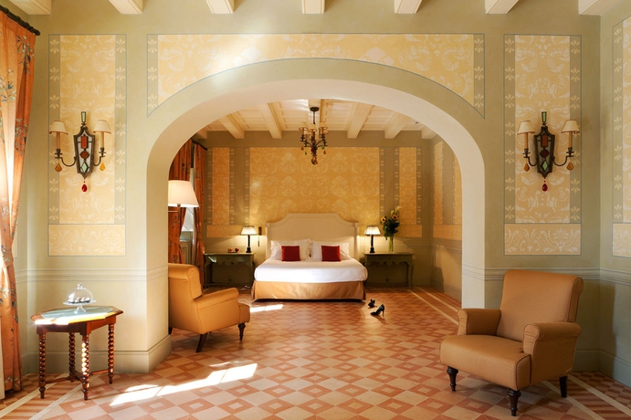 Imagen de los interiores del Hotel QC Grand Roma. Foto 10