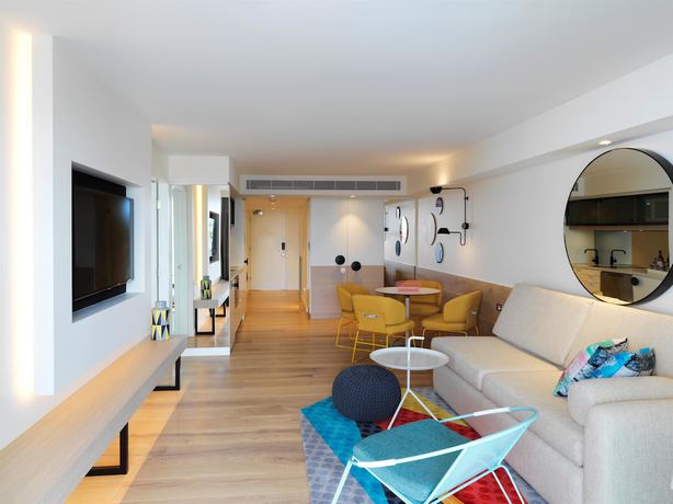 Imagen de la habitación del Hotel QT Bondi. Foto 13