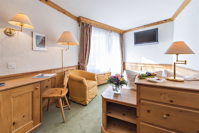 Imagen de los interiores del Hotel QUADRATSCHA. Foto 10