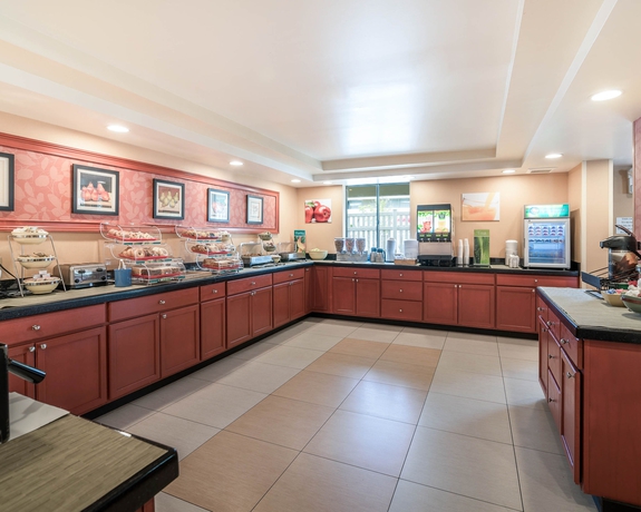 Imagen del bar/restaurante del Hotel QUALITY INN AND SUITES, Lexington. Foto 1